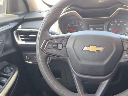 Certified 2022 Chevrolet TrailBlazer LT w/ Convenience Package FWD image 18