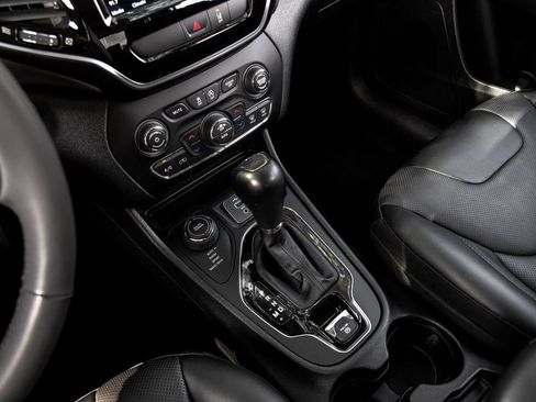 Used 2022 Jeep Cherokee Limited w/ Elite Package image 34