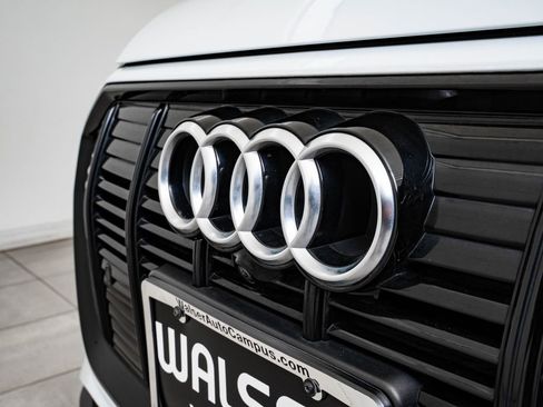Used 2021 Audi e-tron Premium w/ Convenience Plus Package image 3