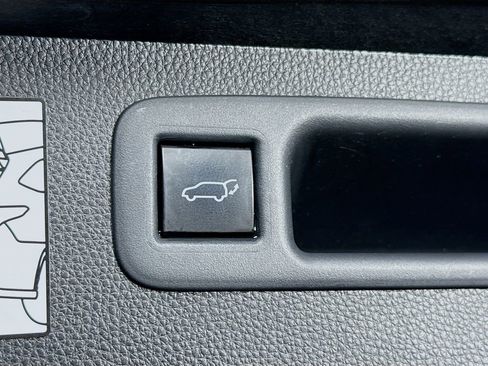 Used 2021 Toyota Highlander Platinum AWD/4WD image 31