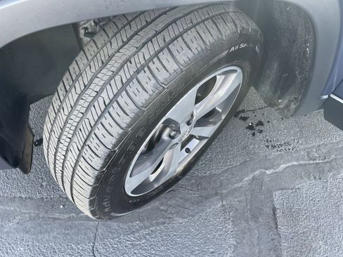 Used 2020 Jeep Cherokee Limited image 10