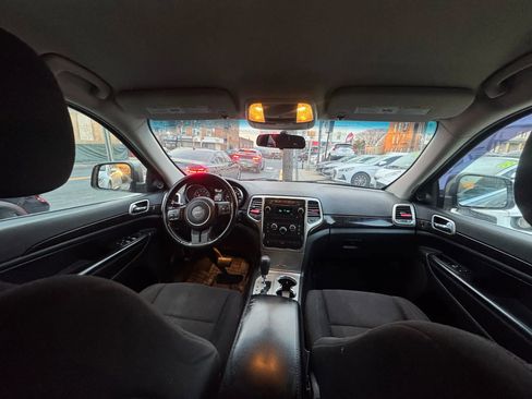 Used 2013 Jeep Grand Cherokee Laredo image 23