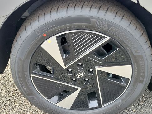 New 2026 Hyundai Ioniq 5 Limited image 22