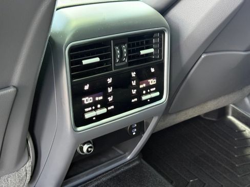 Used 2021 Porsche Cayenne AWD/4WD image 21