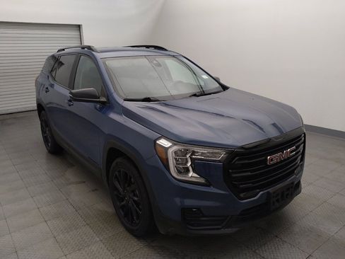 Used 2024 GMC Terrain SLE w/ Driver Convenience Package image 13