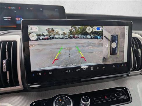 New 2025 Ford Expedition Active image 12