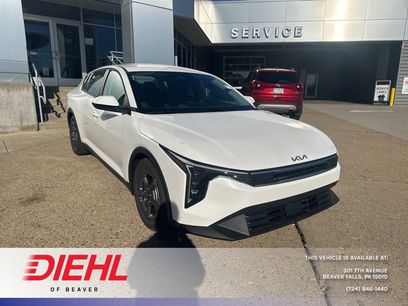 New 2025 Kia K4 LXS