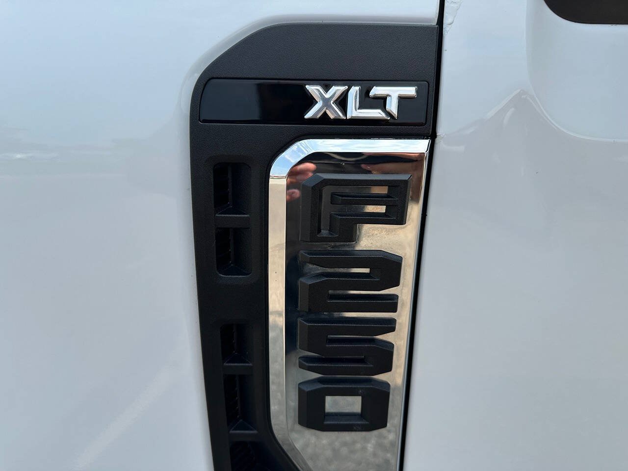 Used 2023 Ford F250 XLT w/ Snow Plow Prep Package AWD/4WD image 14
