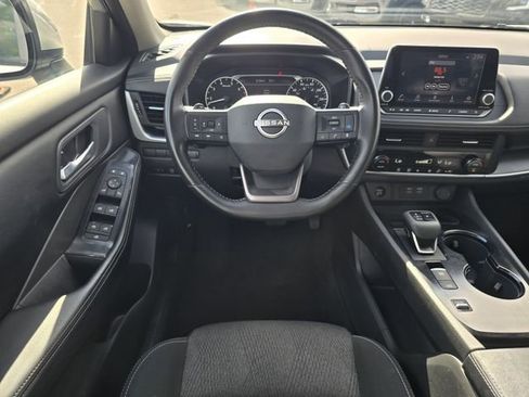 Certified 2025 Nissan Rogue SV FWD image 14