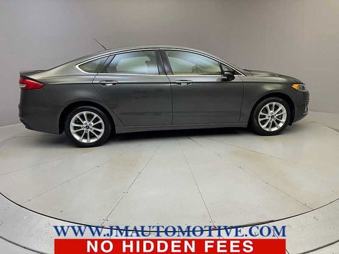 Used 2019 Ford Fusion Energi Titanium FWD image 6