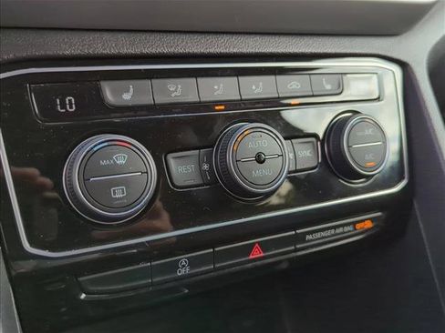 Used 2023 Volkswagen Atlas SE w/ Black Wheel Package image 9