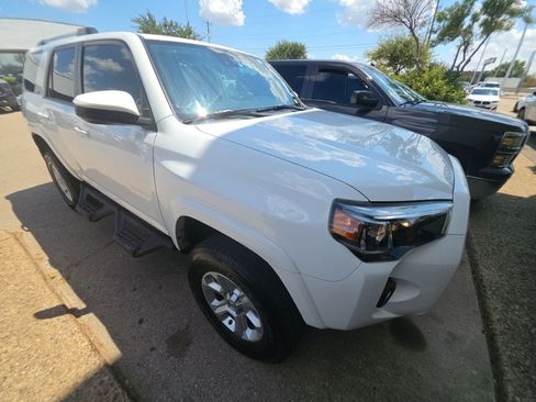 Used 2020 Toyota 4Runner SR5 RWD image 3