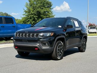 Used 2024 Jeep Compass Trailhawk AWD/4WD video 1