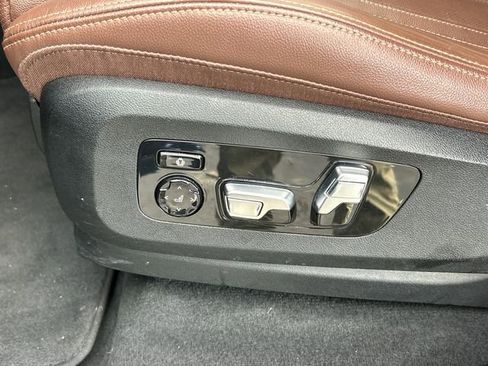 Used 2020 BMW X5 xDrive40i w/ Executive Package image 11