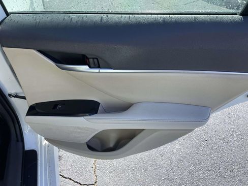 Used 2020 Toyota Camry XLE image 44