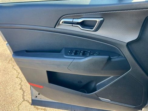 Certified 2024 Kia Sportage LX image 19