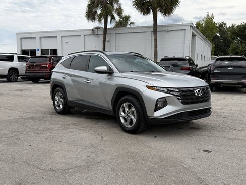 Used 2024 Hyundai Tucson SEL FWD image 2