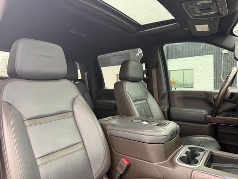 Used 2022 GMC Sierra 2500 Denali w/ Denali Black Diamond Edition AWD/4WD image 30