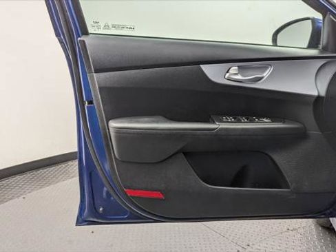 Used 2023 Kia Forte LXS image 13