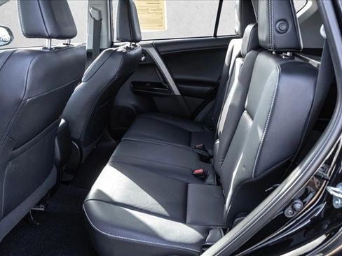 Used 2018 Toyota RAV4 Limited image 21