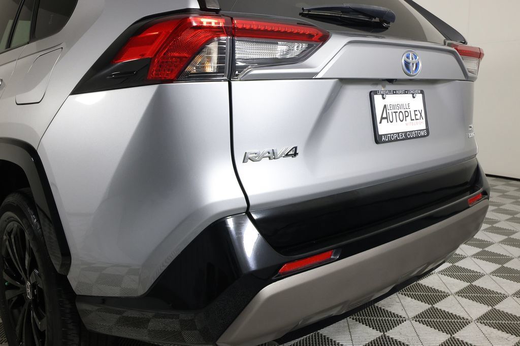 Used 2022 Toyota RAV4 SE AWD/4WD image 39