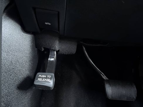 Used 2014 Jeep Grand Cherokee Limited w/ Trailer Tow Group IV AWD/4WD image 37