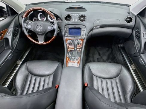 Used 2011 Mercedes-Benz SL 550 image 23