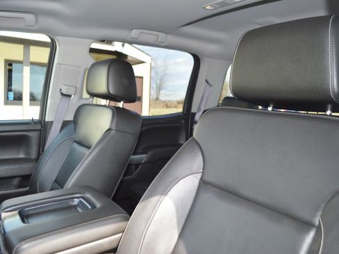 Used 2017 Chevrolet Silverado 2500 LT w/ LT Convenience Package image 18