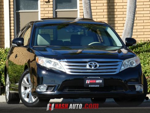Used 2011 Toyota Avalon FWD image 3