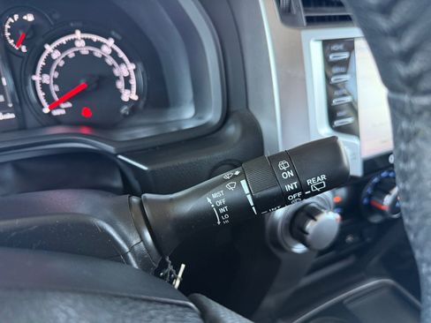 Used 2022 Toyota 4Runner SR5 RWD image 20