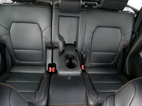 Used 2022 Ford Bronco Badlands image 13
