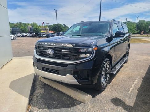 New 2026 Ford Expedition Max Platinum image 2