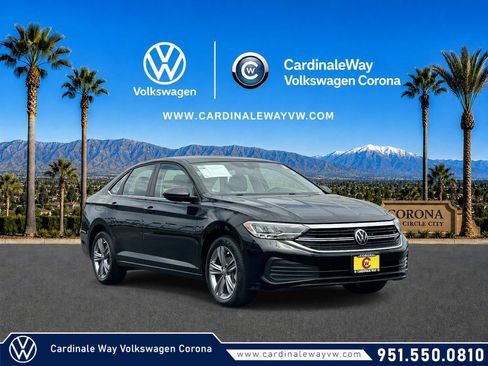 Used 2024 Volkswagen Jetta SE FWD image 1
