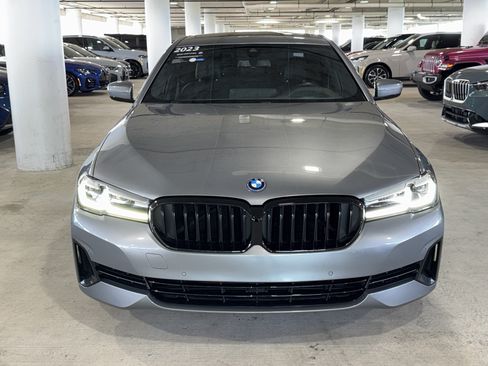 Used 2023 BMW 530e w/ Premium Package RWD image 3