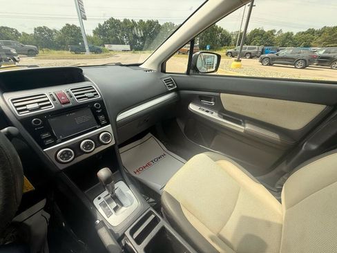 Used 2017 Subaru Crosstrek 2.0i Premium AWD/4WD image 21