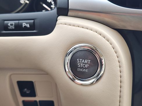 Used 2016 Lexus LX 570 4WD w/ Luxury Package image 15