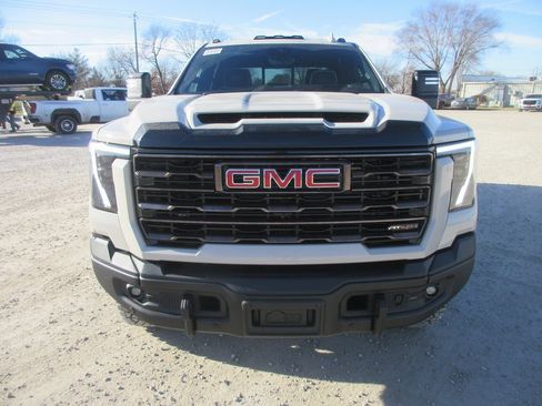 New 2026 GMC Sierra 2500 AT4X w/ AT4X AEV Edition image 12