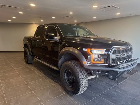 Used 2017 Ford F150 Raptor w/ Equipment Group 802A Luxury image 5