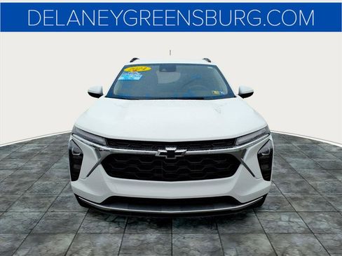 Certified 2024 Chevrolet Trax LT w/ Driver Confidence Package image 9