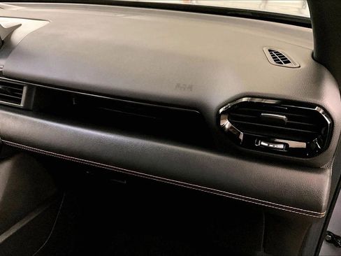 Used 2025 Honda Pilot TrailSport image 15