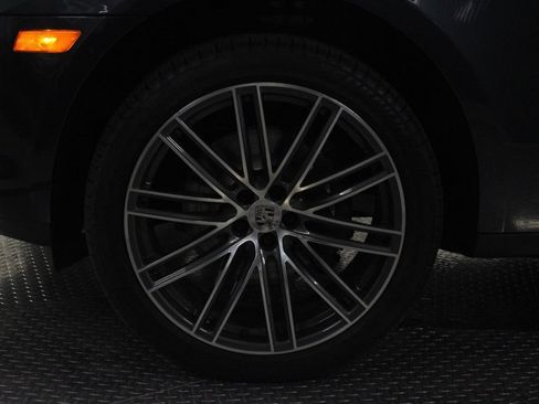 New 2026 Porsche Macan AWD/4WD image 14