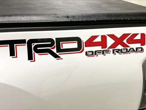Used 2020 Toyota Tacoma TRD Off-Road w/ Blackout Package image 8