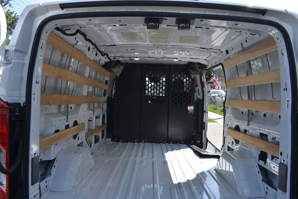 Used 2025 Ford Transit 250 Low Roof w/ Exterior Upgrade Package RWD image 29