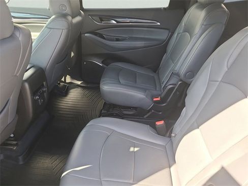 Used 2022 Buick Enclave Essence image 24