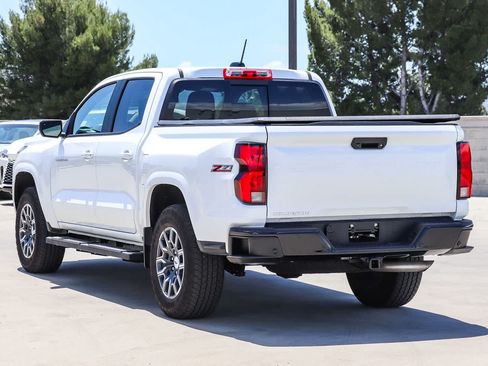 Used 2024 Chevrolet Colorado Z71 w/ Z71 Convenience Package 2 AWD/4WD image 2
