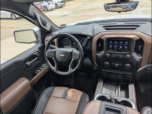 Used 2021 Chevrolet Silverado 1500 High Country w/ Technology Package AWD/4WD image 26