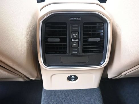 Used 2020 Porsche Macan AWD/4WD image 28