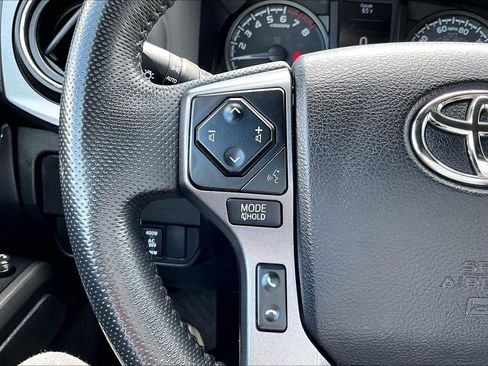 Used 2022 Toyota Tacoma TRD Sport AWD/4WD image 22