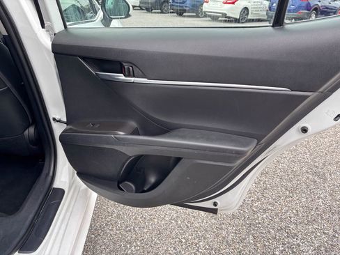 Used 2021 Toyota Camry SE image 37