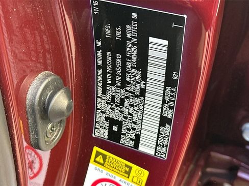 Used 2017 Toyota Highlander Limited image 29